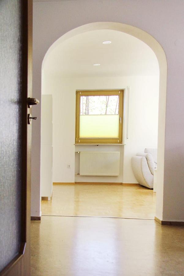 Schoene Helle Ferienwohnung In Waldnaehe Berching Bagian luar foto
