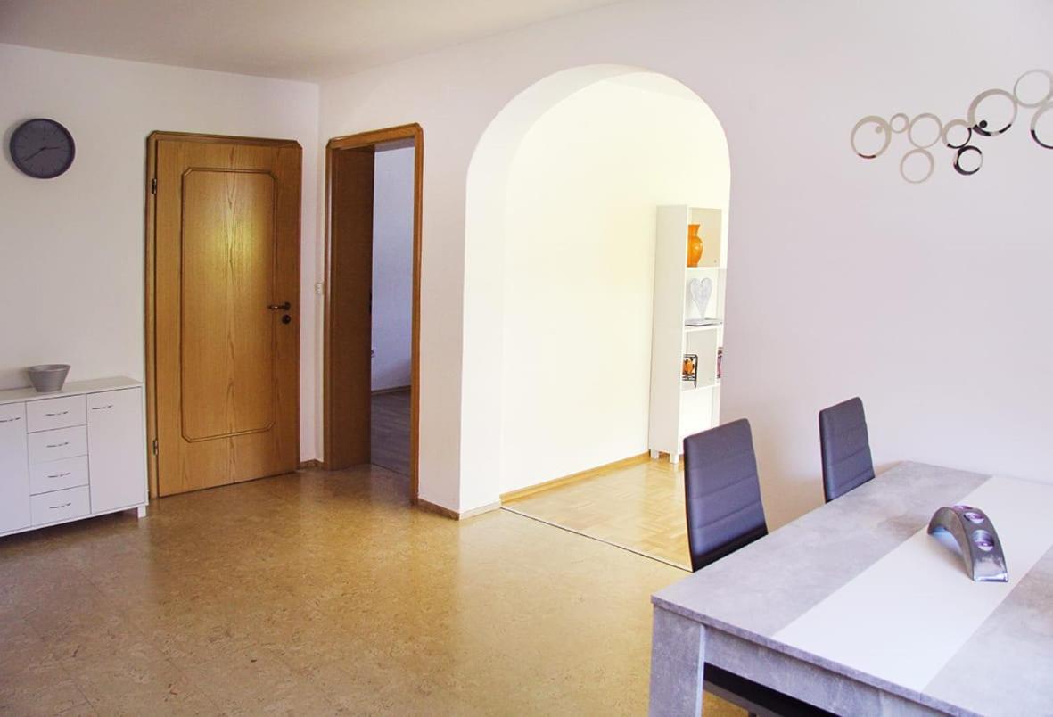Schoene Helle Ferienwohnung In Waldnaehe Berching Bagian luar foto