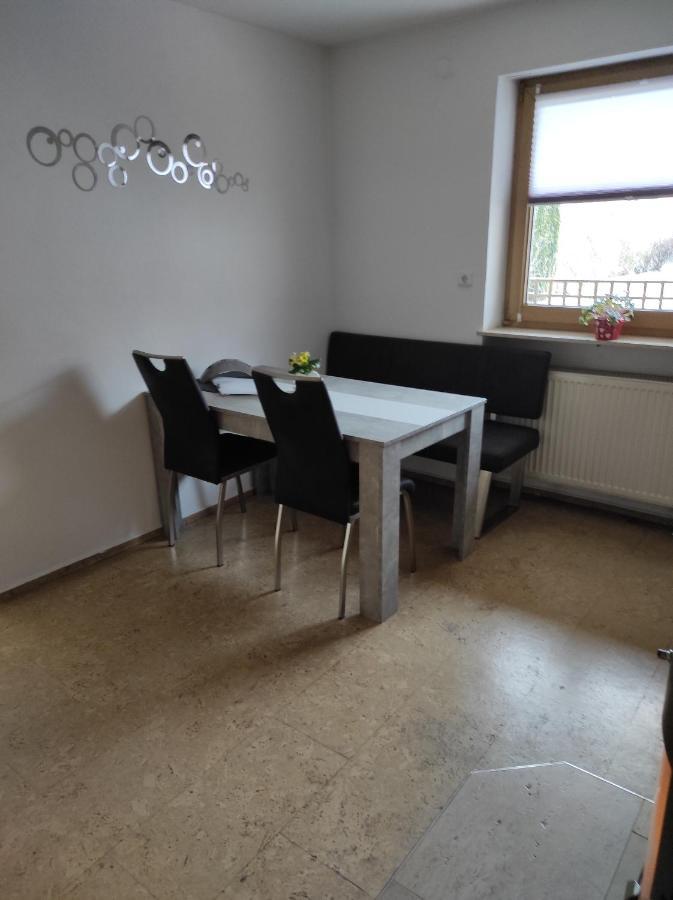 Schoene Helle Ferienwohnung In Waldnaehe Berching Bagian luar foto